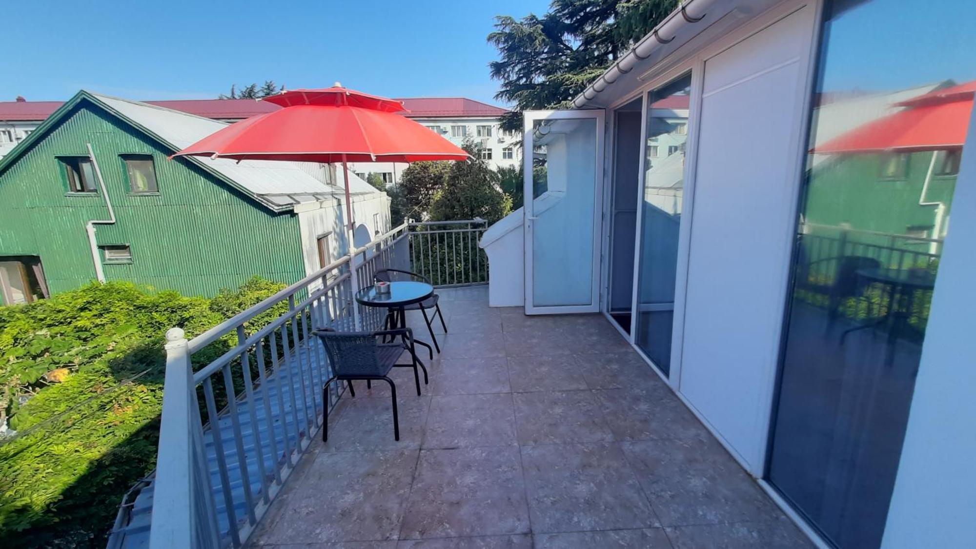 Guesthouse Next To Beach Batumi Bagian luar foto
