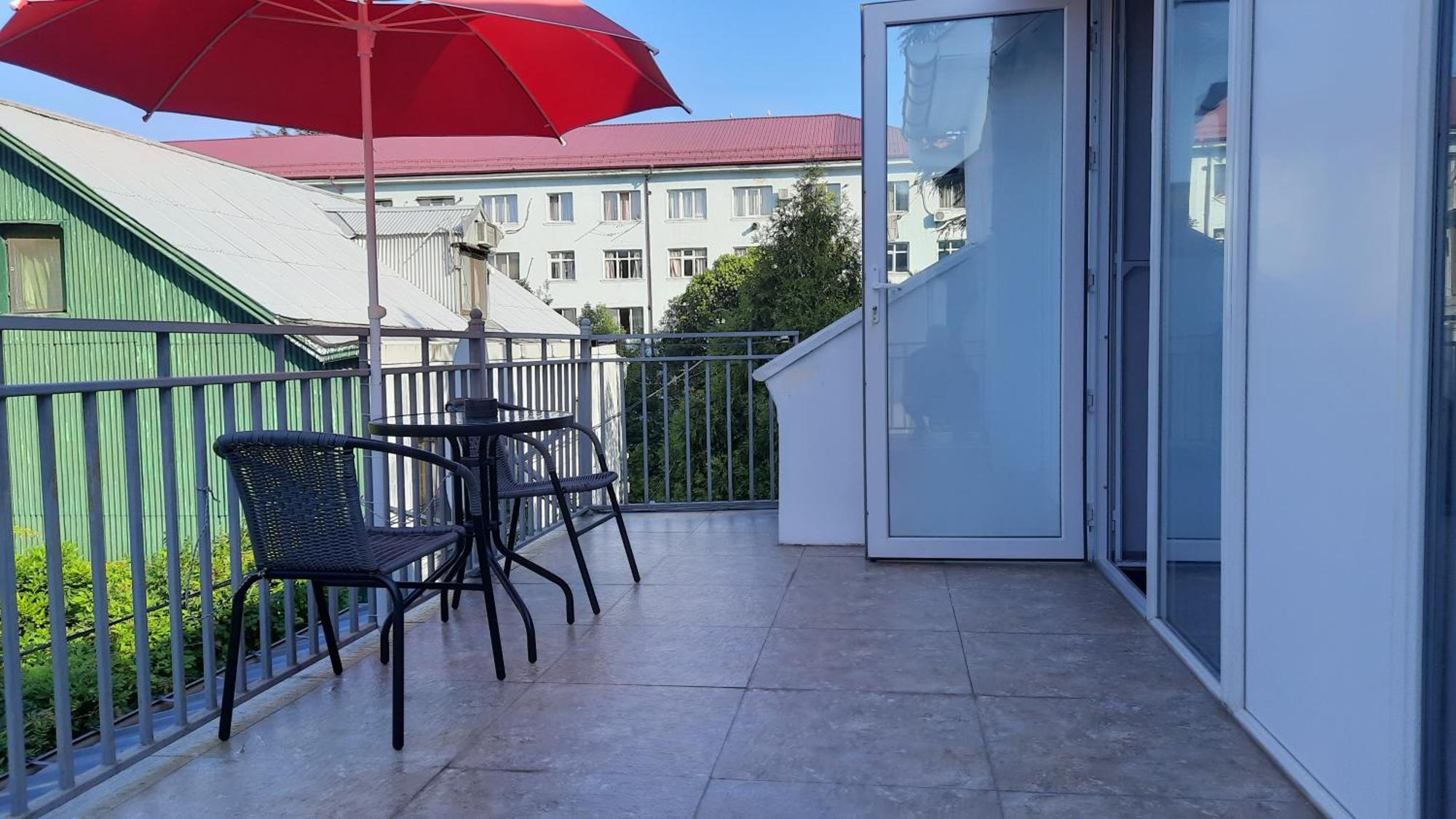 Guesthouse Next To Beach Batumi Bagian luar foto