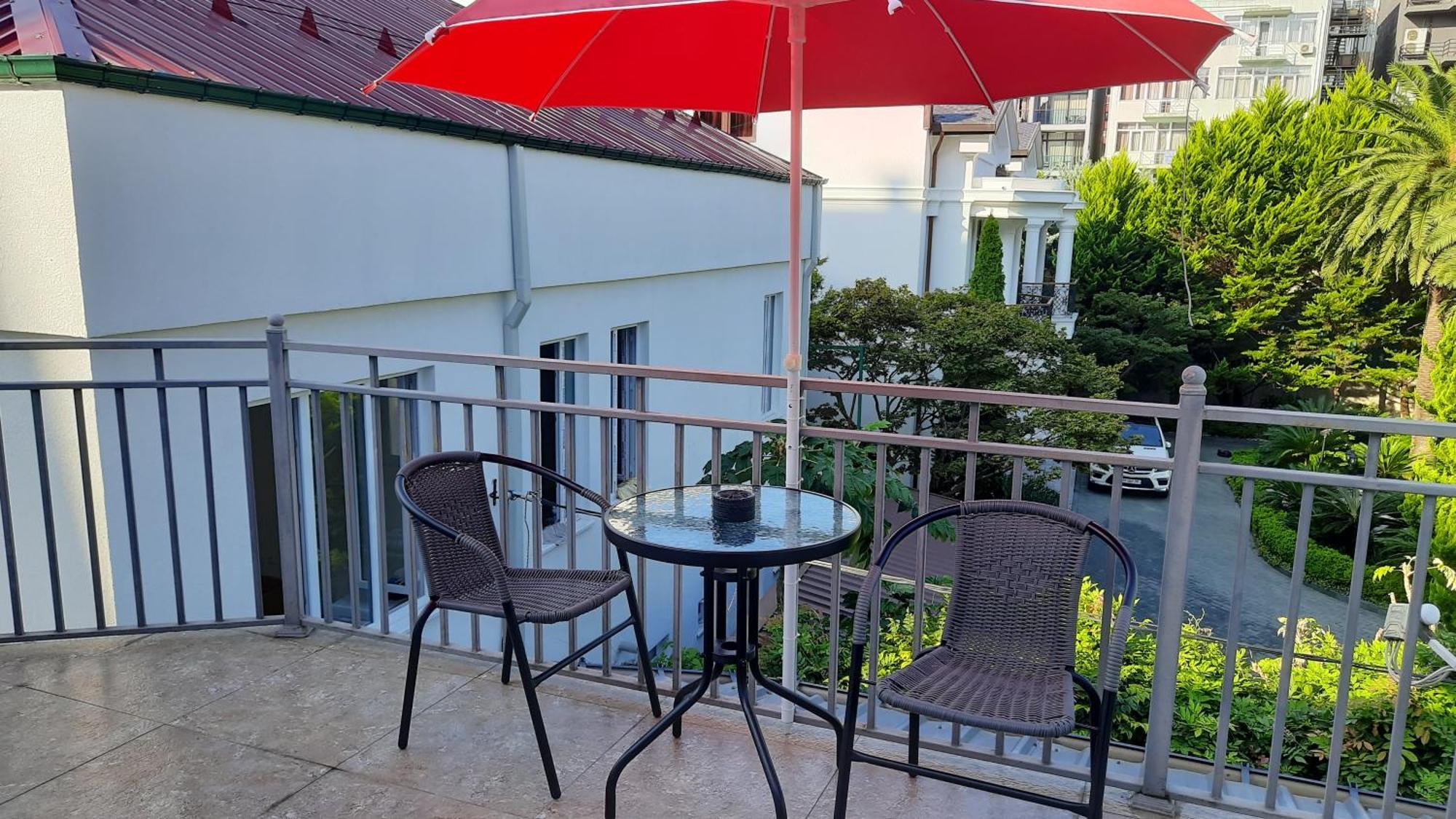Guesthouse Next To Beach Batumi Bagian luar foto