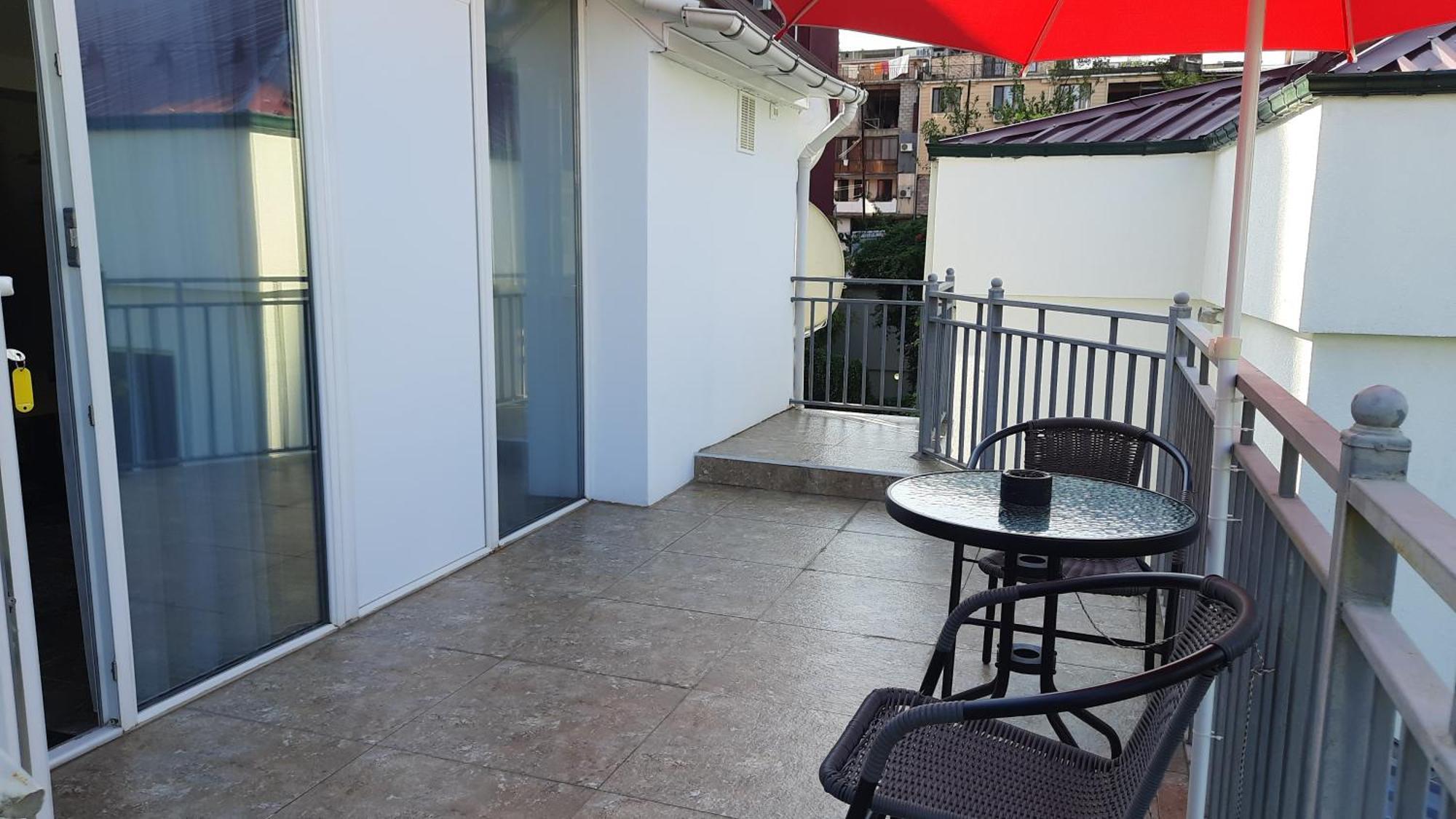 Guesthouse Next To Beach Batumi Bagian luar foto
