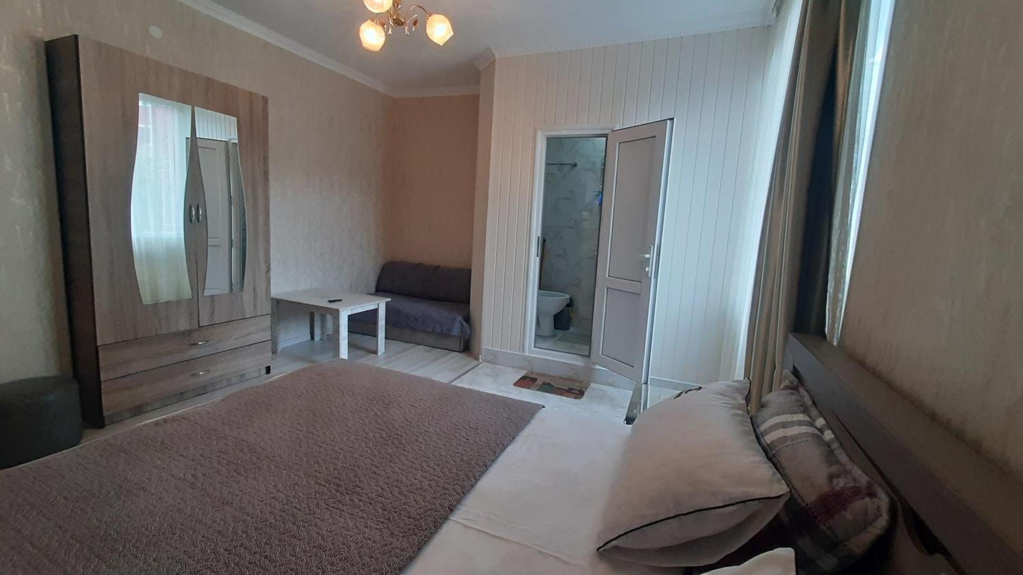 Guesthouse Next To Beach Batumi Bagian luar foto