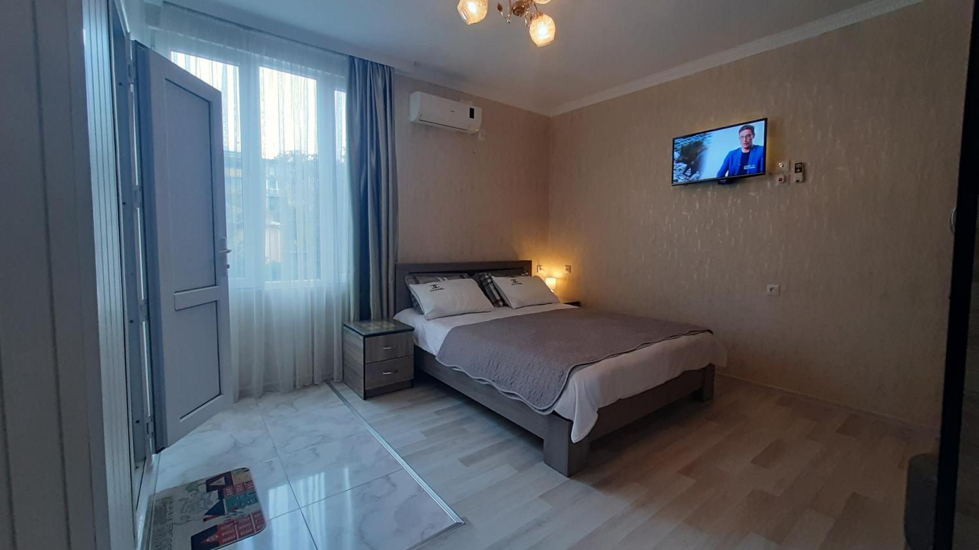 Guesthouse Next To Beach Batumi Bagian luar foto