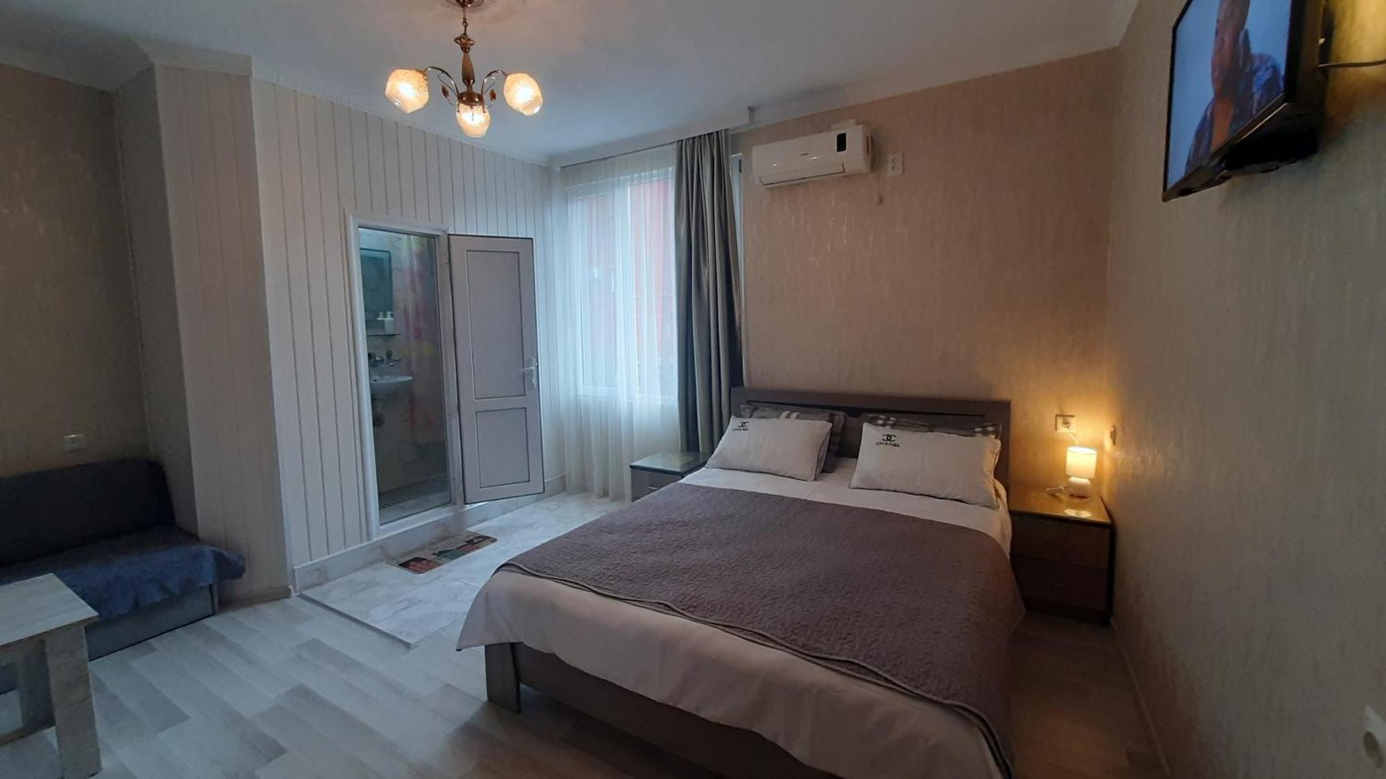 Guesthouse Next To Beach Batumi Bagian luar foto