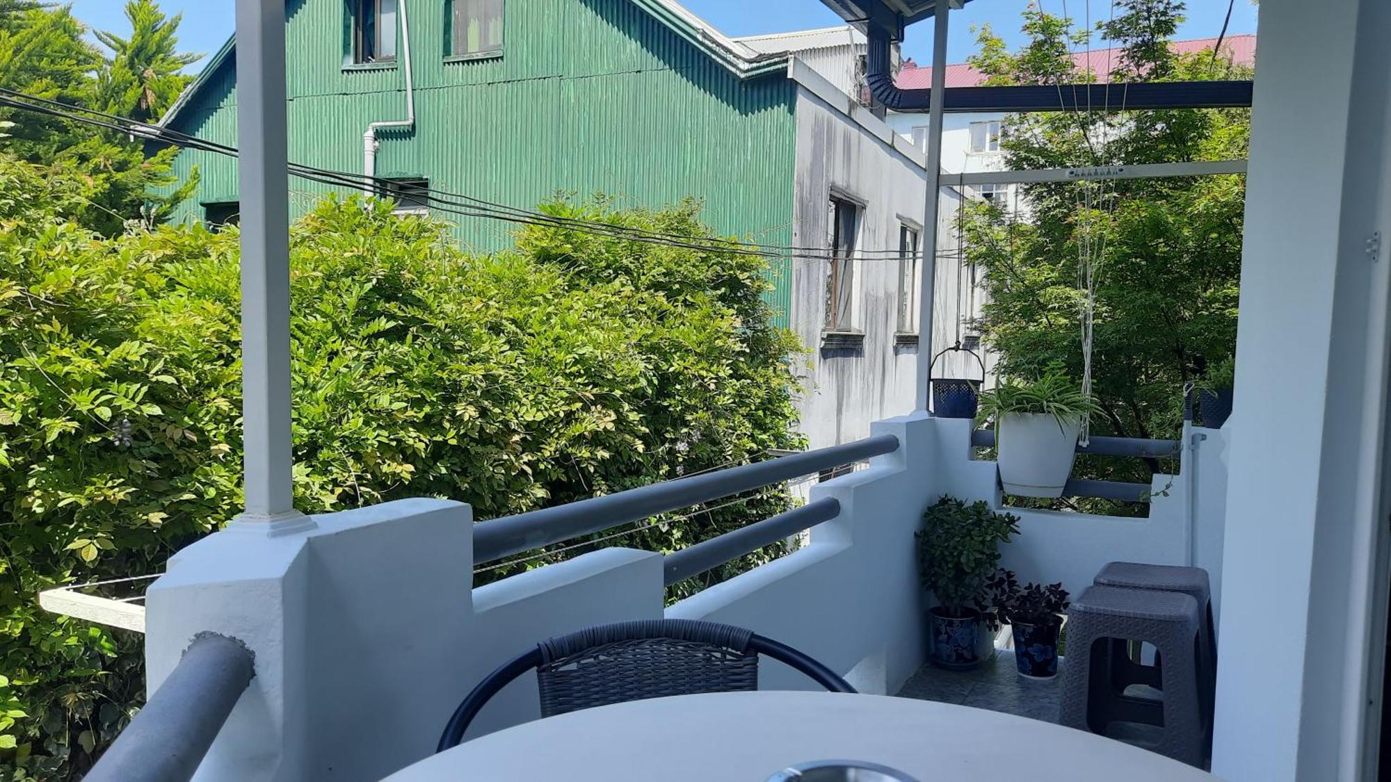 Guesthouse Next To Beach Batumi Bagian luar foto