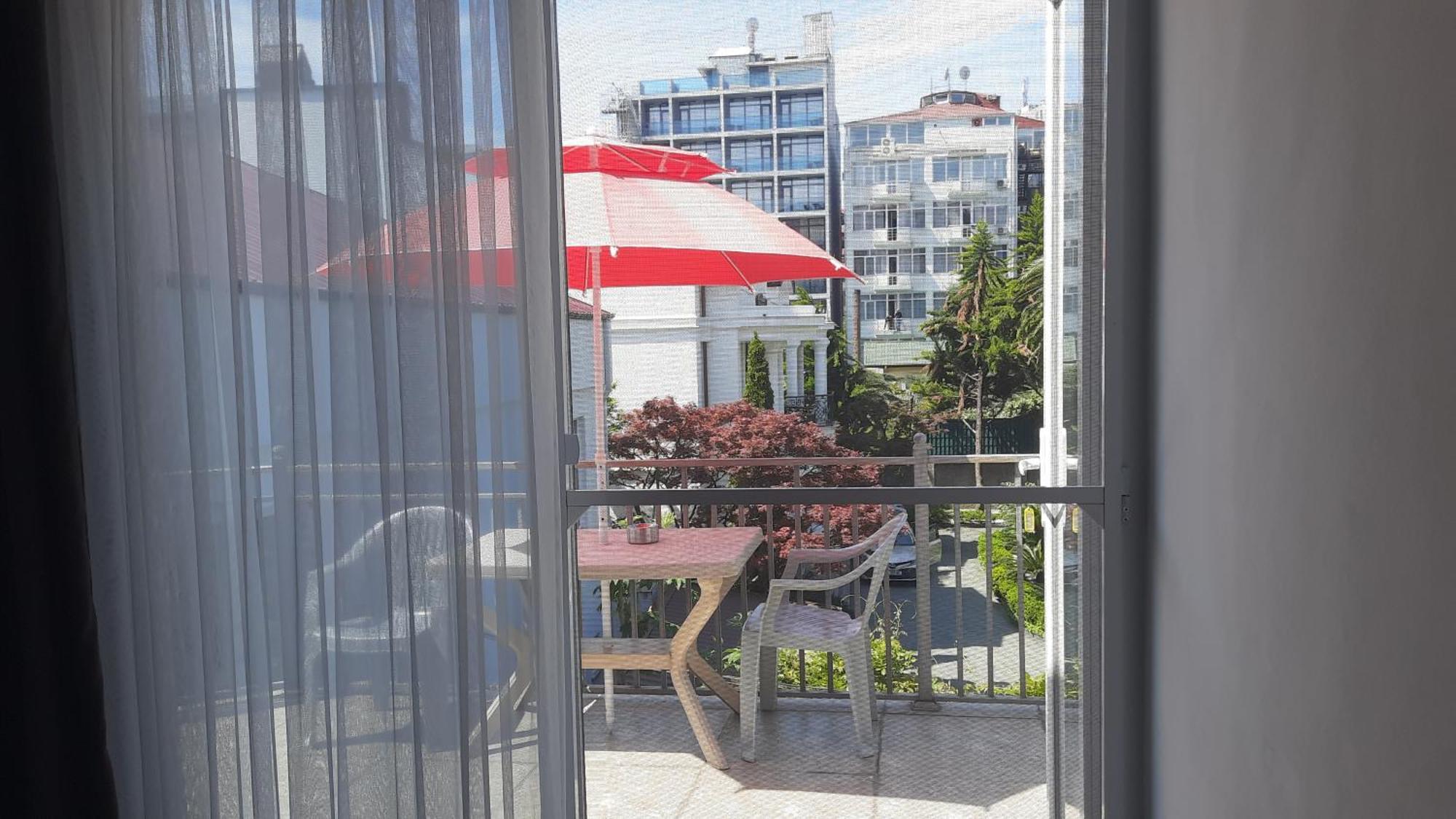 Guesthouse Next To Beach Batumi Bagian luar foto